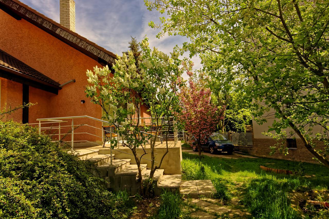 Cozy Gardens Apartments In Prag Dış mekan fotoğraf